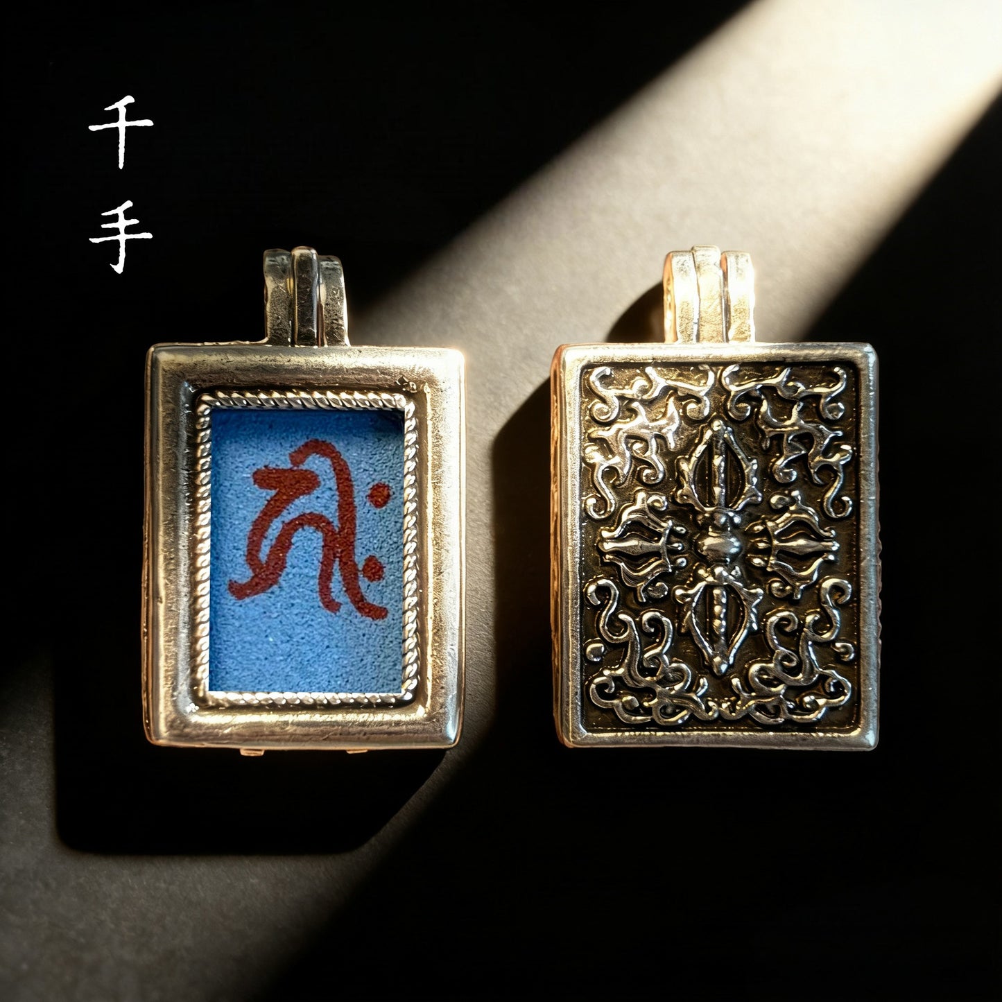 纯手绘扎基绿度母黄财字嘎乌盒子项链